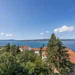 Front In Apartmán *
