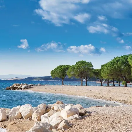 In With Wifi Lägenhet *